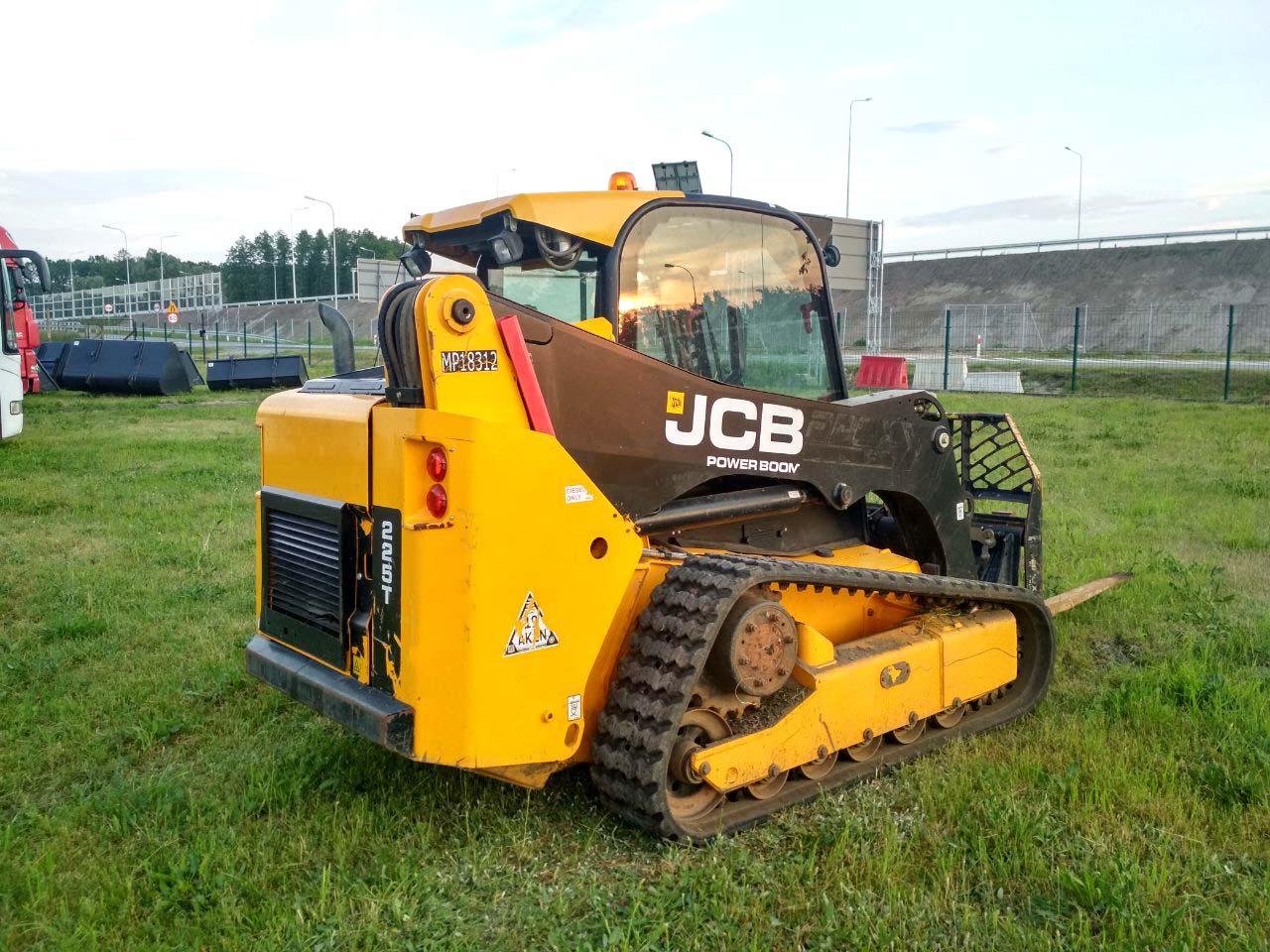 Mini ładowarka JCB 225T