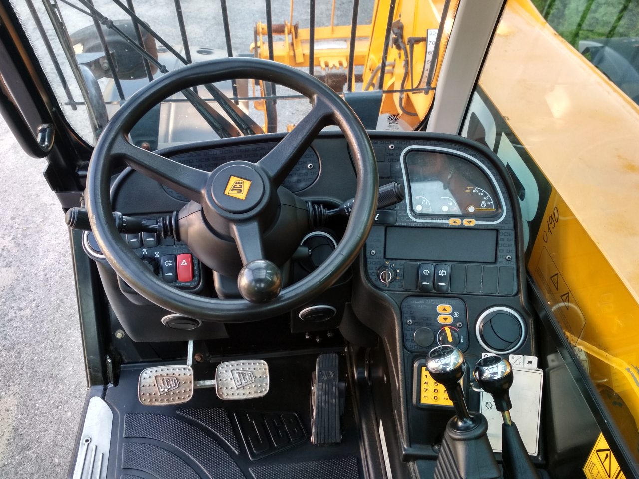 Ladowarka teleskopowa JCB 531-70